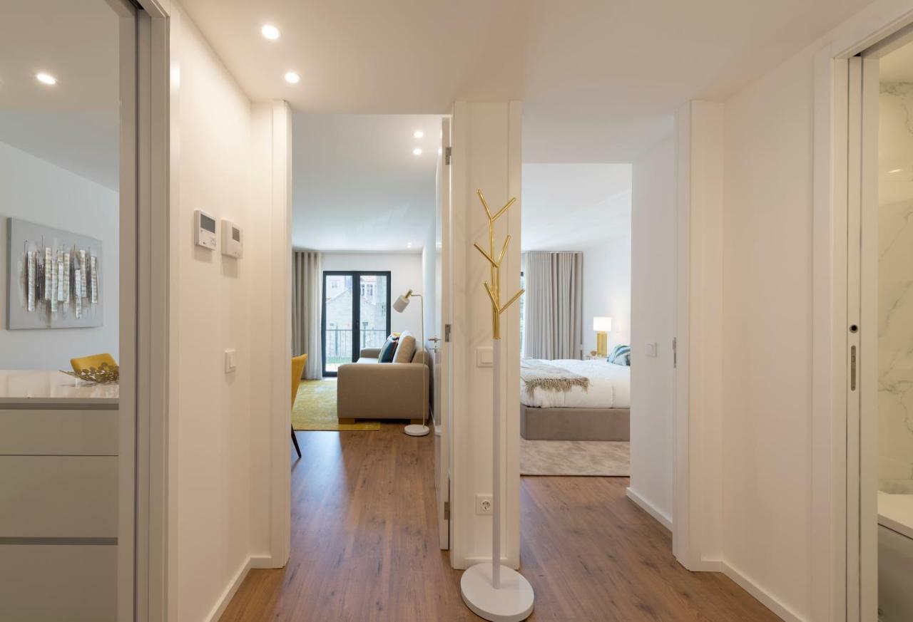 Lovelystay - Downtown Balcony Apartment With Free Parking Porto Exterior foto